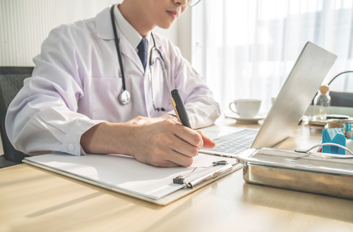 medical student with laptop