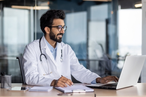 MBBS student with laptop